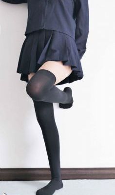 公交车猛烈进出婷婷2_超清动漫免费观看