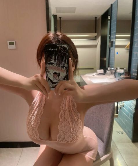 美女哭着扒开往里面注水作文_BD英语免费全集观看