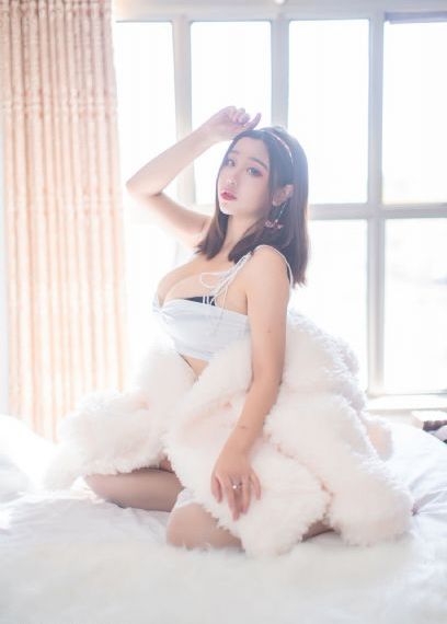 在线看免费观看av深夜影院_免费高清观看