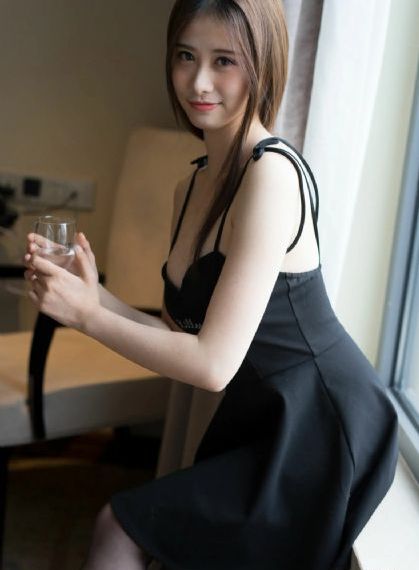 两个男人整夜摸搓揉我的奶_1080P高清免费观看