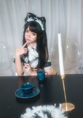 欧美扣扣空间背景图_BD国语高清完整版