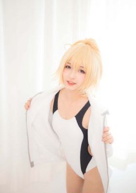 日韩制服丝袜高清有码在线_蓝光版中文字幕包